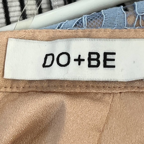 DO+BE EYELASH LACE OVERLAY CUTOUT OPEN BACK HALTER ROMPER SKY BLUE MEDIUM EUC - Picture 11 of 13